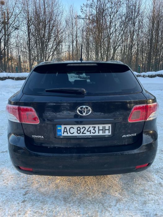 Toyota Avensis 2011 дизель автомат