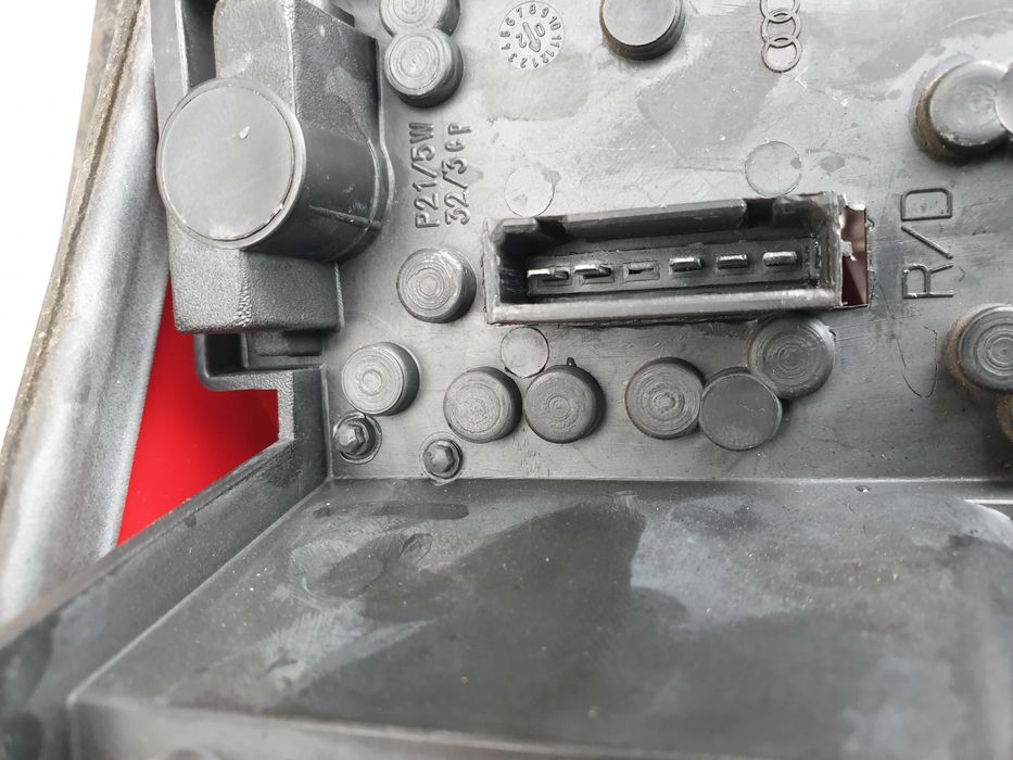 Audi TT 8N Lampa tył prawa