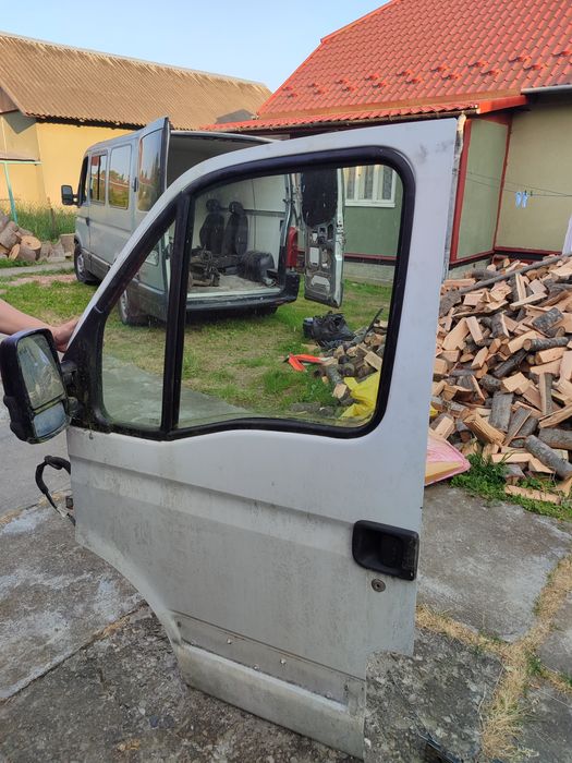 Двері Рено мастер 2