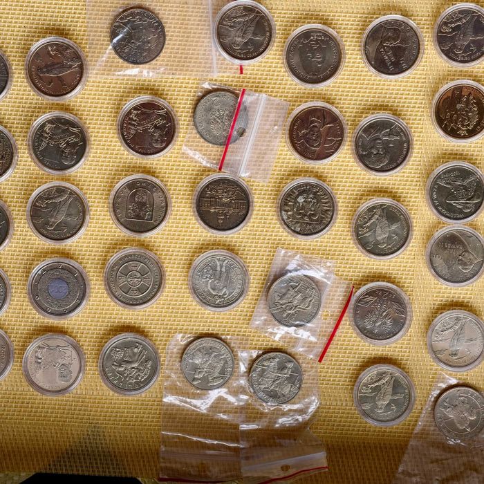 Mix - zestaw monet okolicznościowych - 2 złote - 52 sztuki.