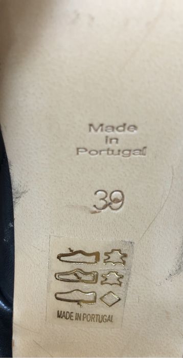 Botas pretas em pele (Novas)