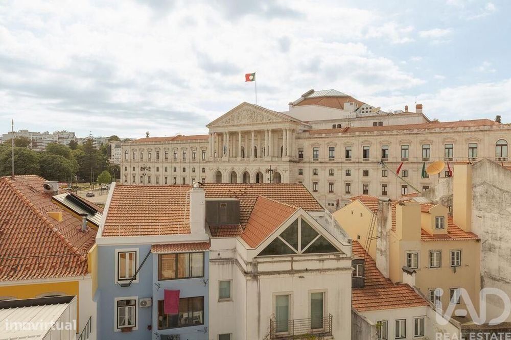 Apartamento T2 em Misericórdia de 62,2 m2