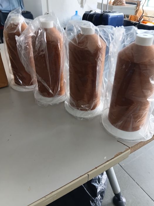 4 rolos de linha de costura de 5000mtr marca Aman Group cor 8492 (novos)
