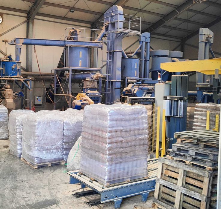 Pellet, pelet z drewna iglastego, brykiet ruf transport.