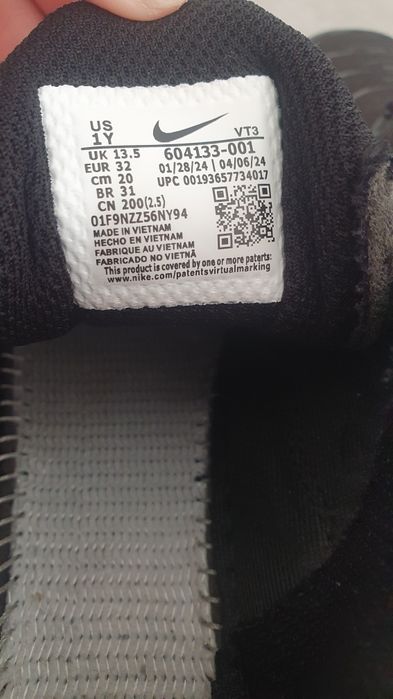Sapatilhas/ Tenis criança TN semi novas
