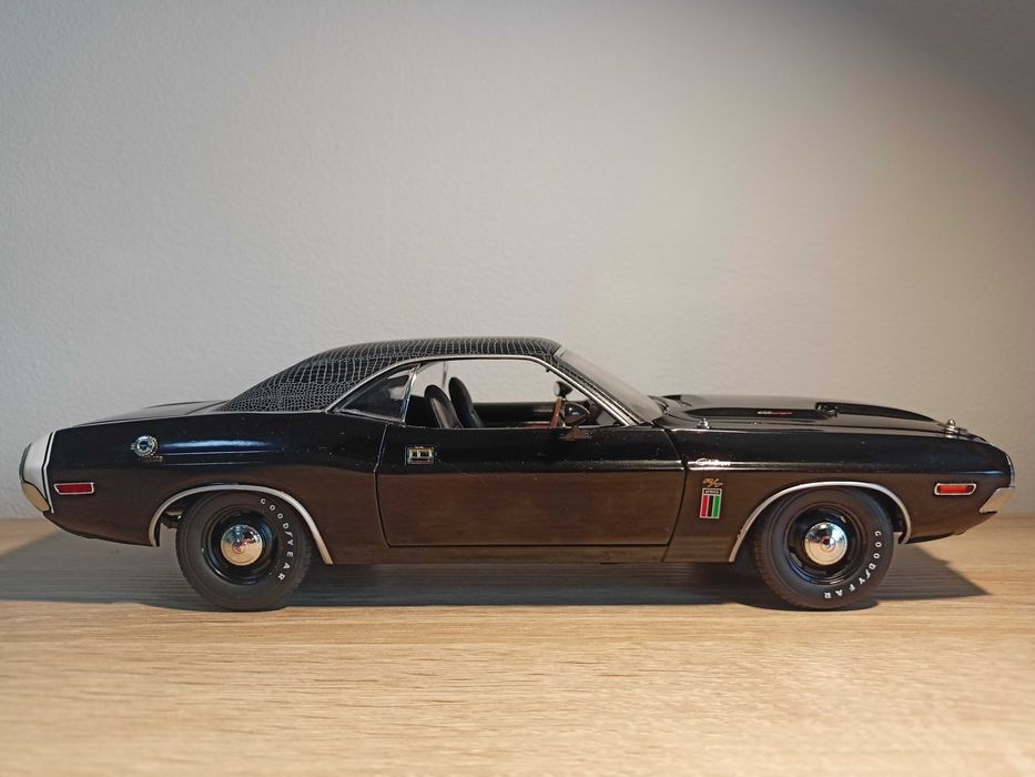 Dodge Challenger 1970 model w skali 1:18 Greenlight/otwierane elementy