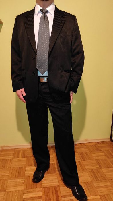 Garnitur męski czarny w paski / prążki r. 170 - 175 cm