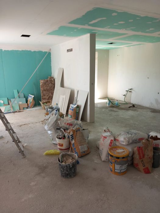 Realizamos  trabalho de construcao limpamos Jardine e controlamos a umidade nas paredes