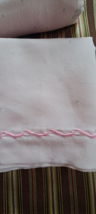 Jogo de lençóis casal, tons rosa 260x200cm
Usados, mas em bom estado