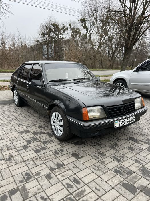 Opel Ascona 1.6 газ/безнин