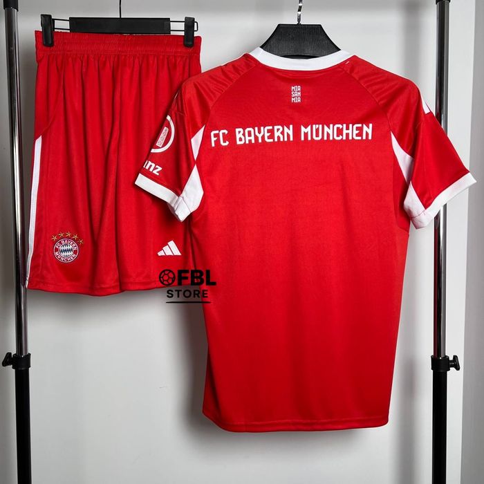 Футбольні форми Баєрн Мюнхен сезону 2025-26