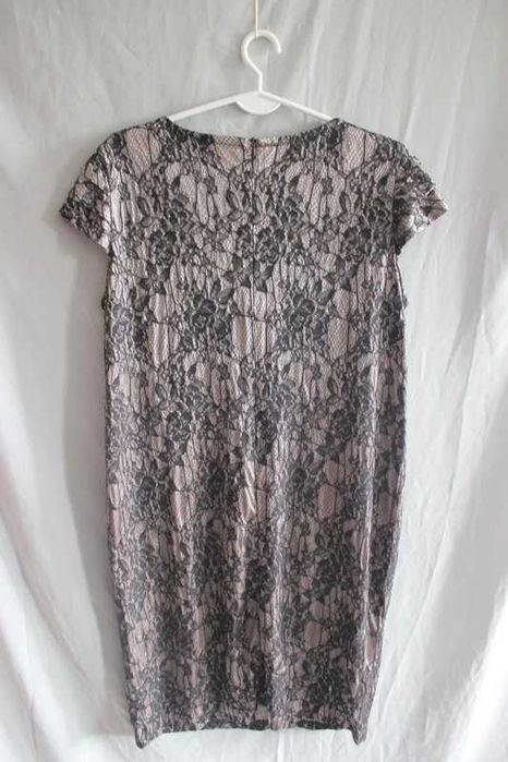 Czarna koronkowa sukienka wizytowa elegancka koktajlowa plus size