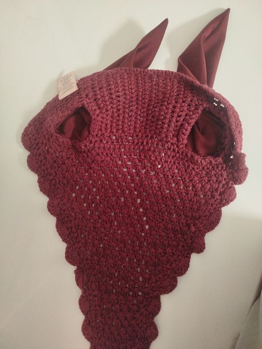 Вушка для коня бордові