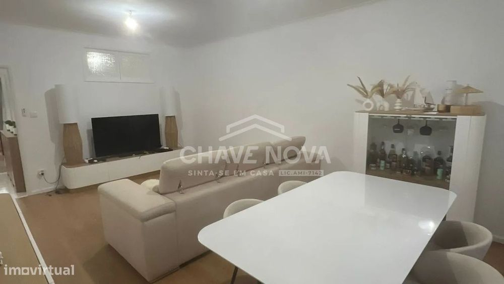 Apartamento T2+1 c/Lugar de Garagem em Oliveira do Douro — Oliveira do Douro, Porto