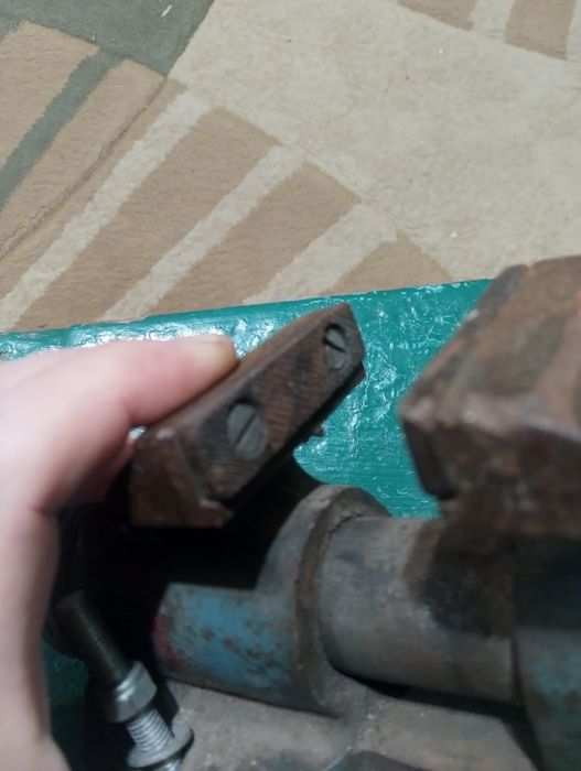 Тиски слесарные в хорошем состоянии