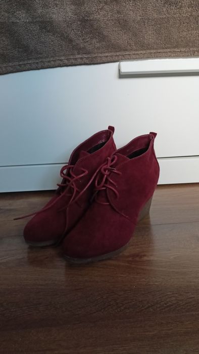 Kozaki botki za kostkę na koturnie rozowe