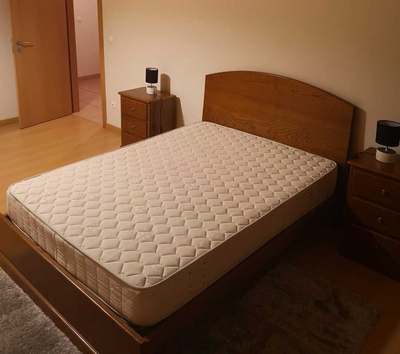 Quarto em madeira maciça