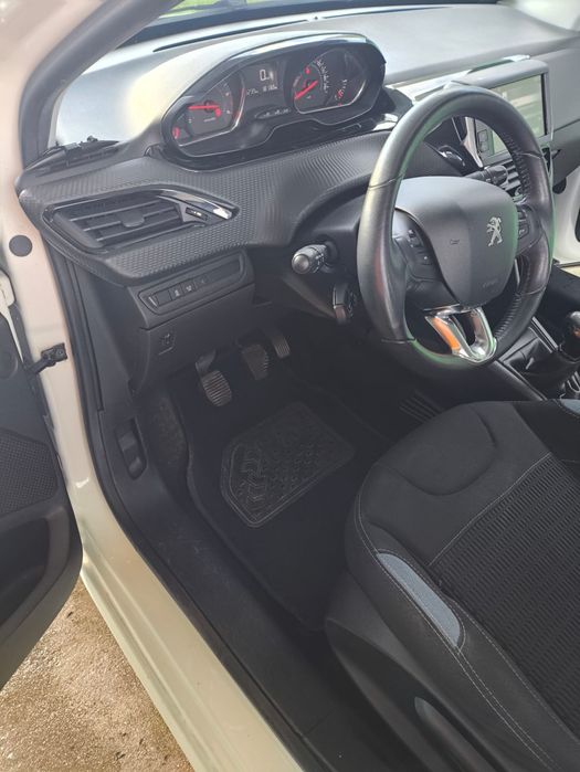 Peugeot 208 1.6 hdi