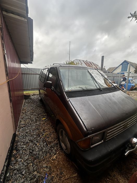 Продам двері  на Ford Aerostar