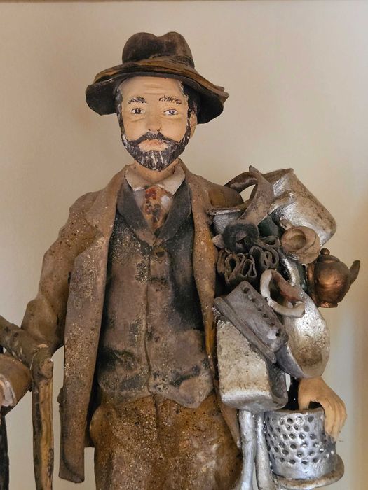 Estatueta de barro – velharias