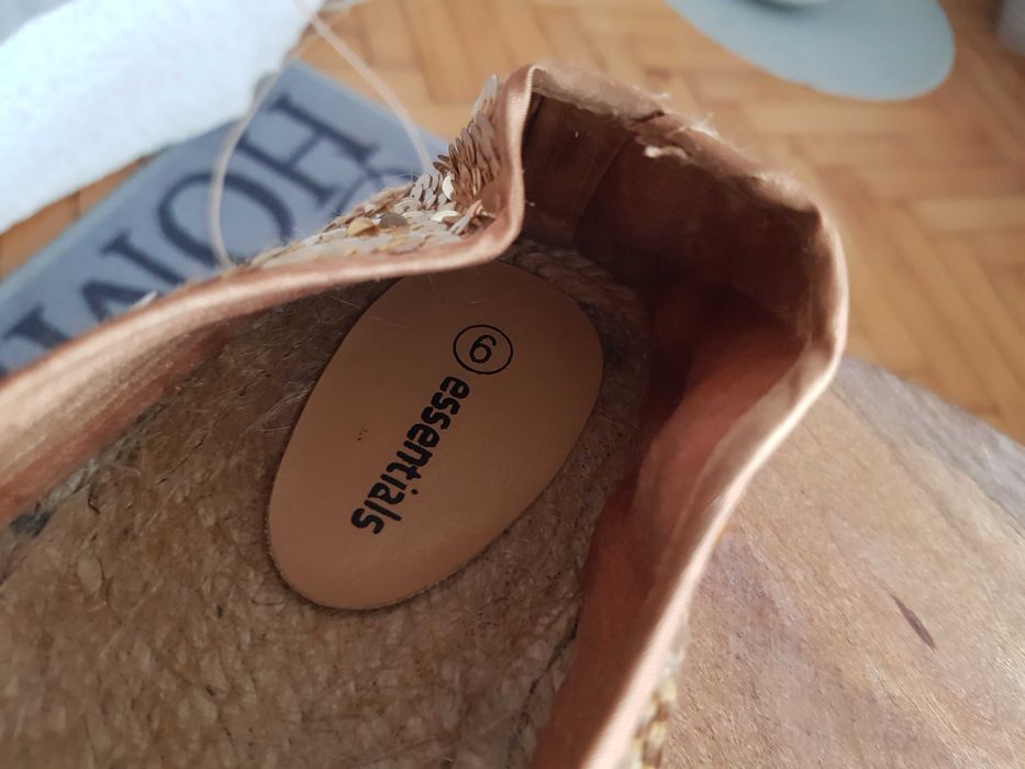 Zlote cekinowe espadryle 39