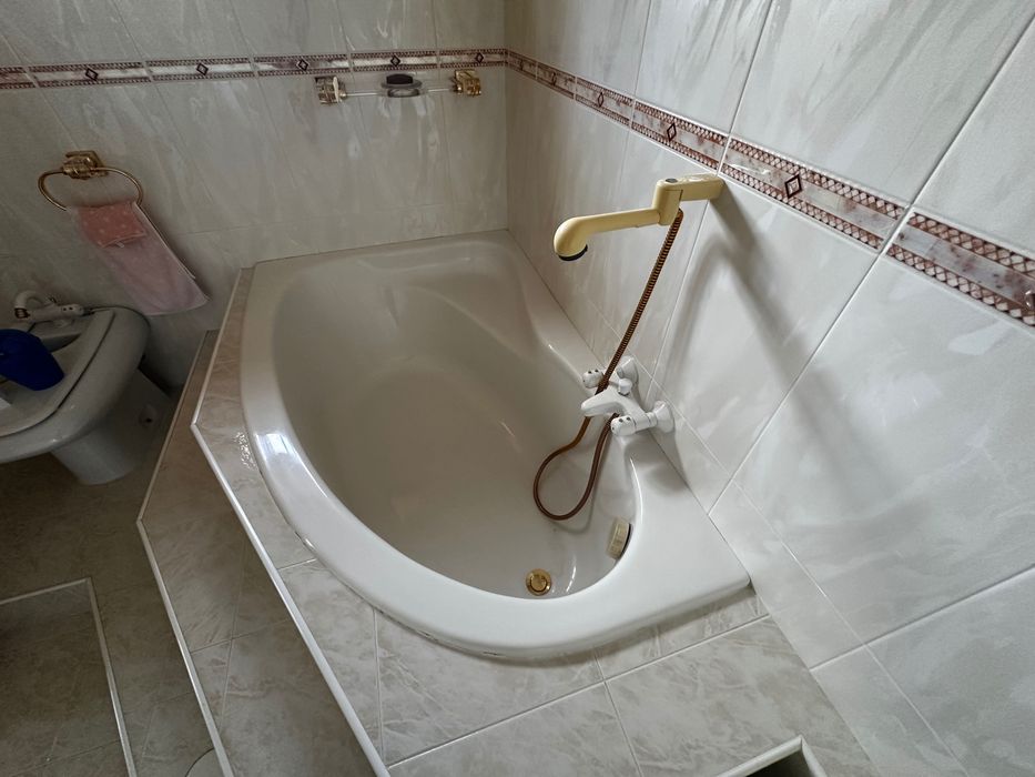 Banheira de canto 153x100 – como nova!