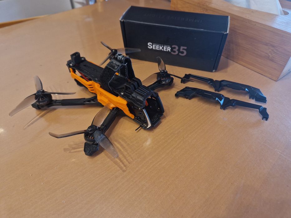 Dron seeker 35 DC 4-6s , elrs, pod dji
