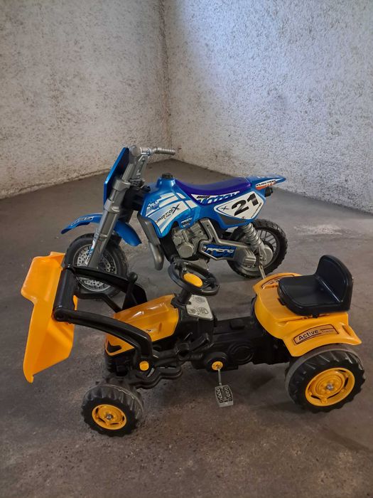 Mota + Trator (brinquedos para criança)