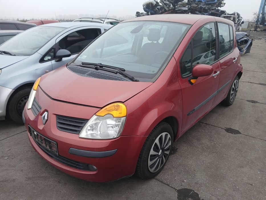 Renault modus 1.6 16v maska I inne