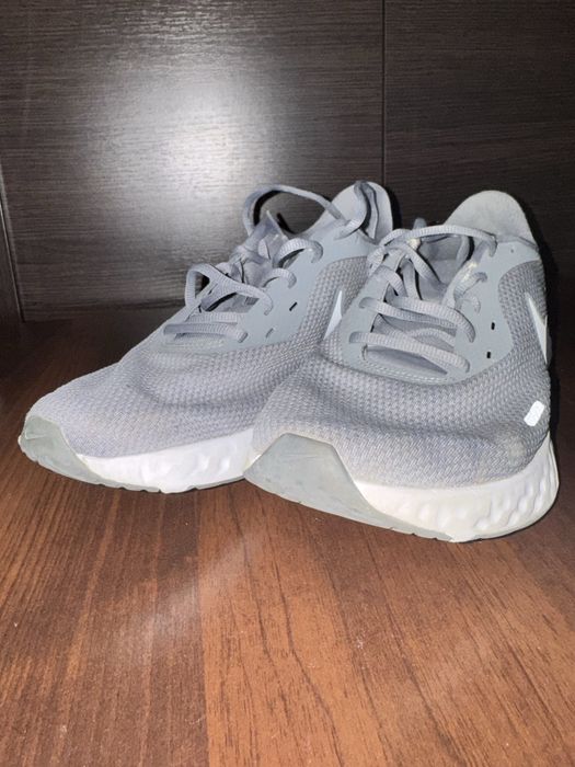 Кросівки Nike Revolution 5