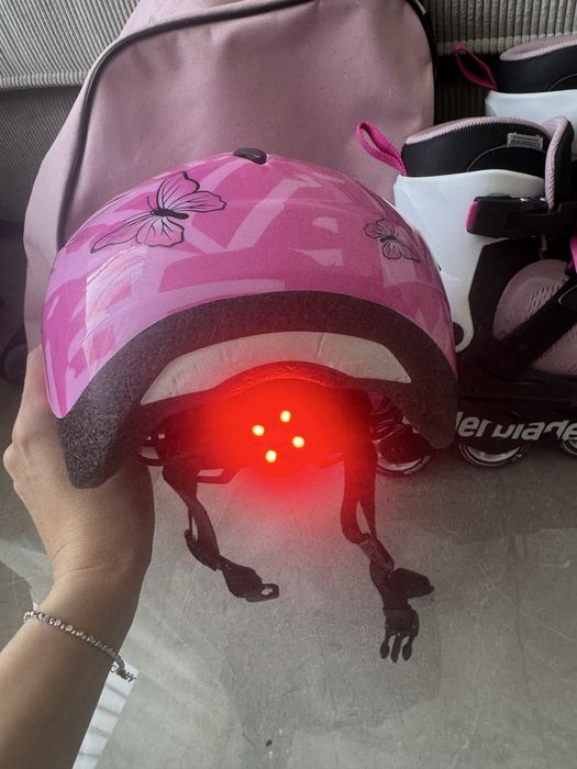 Комплект: ролики Rollerblade 33-36,5, захист, шолом, сумка