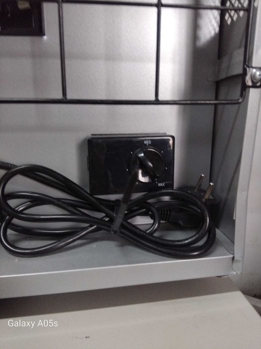 Mała mini lodówka barkowa hotelowa srebrna 45 Litrów