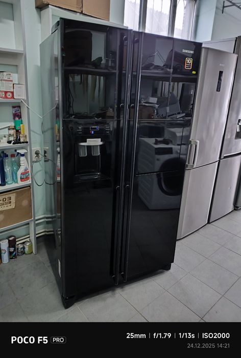Холодильник Samsung Side by Side