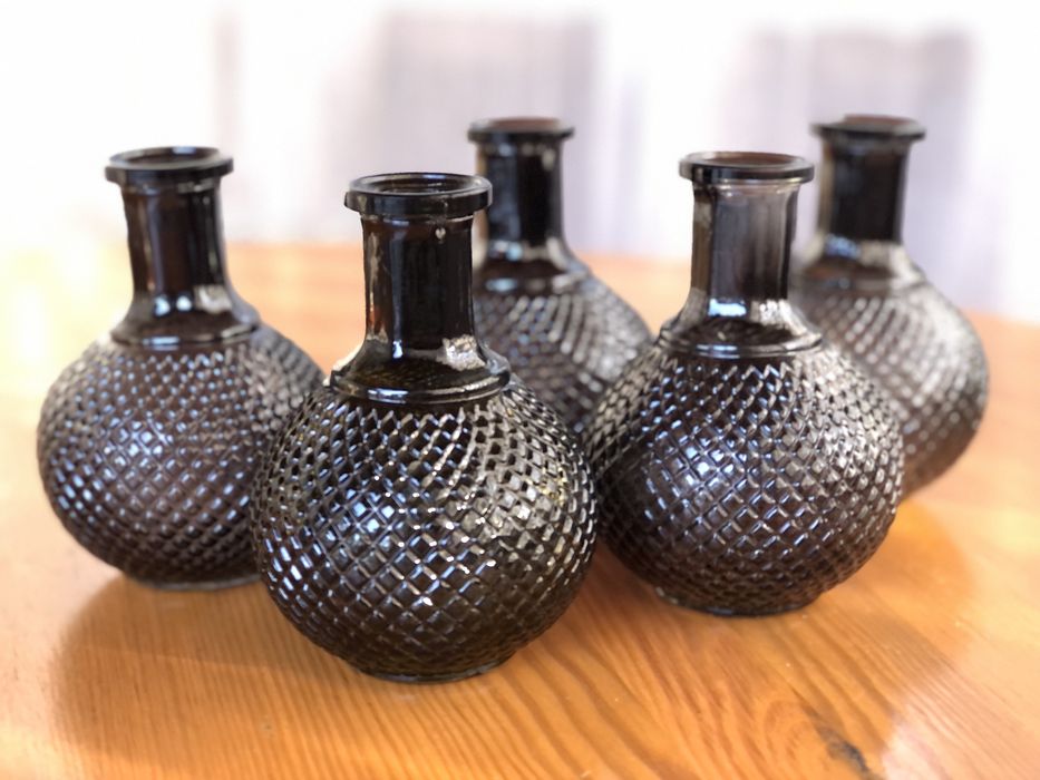 Ваза  ажурна чорна