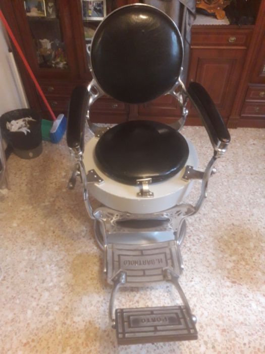 Cadeira Antiga M. BARTOLO