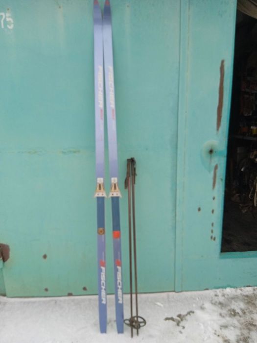 Продам лыжи б/у рабочие