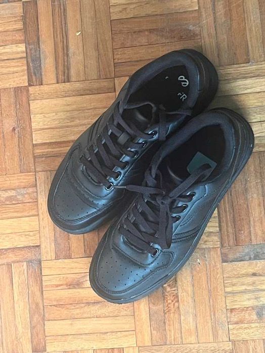 Sapatos Pretos da Silver