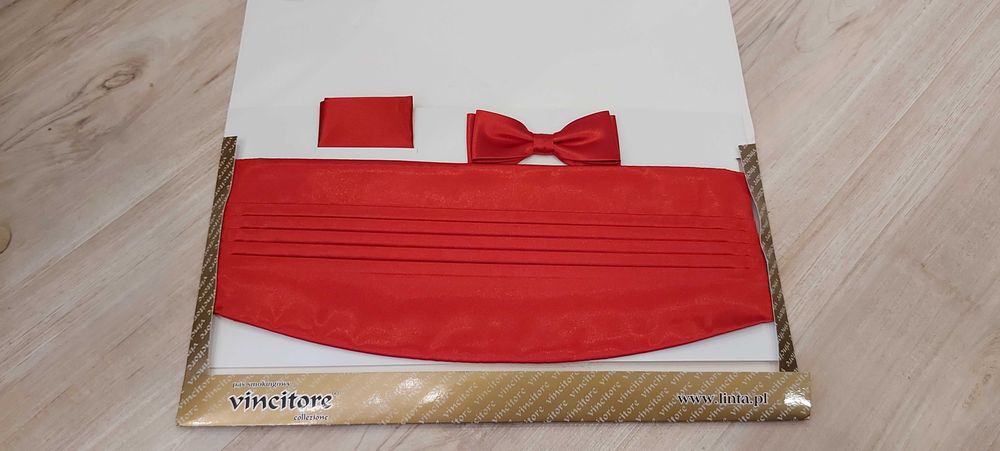 Pas smokingowy cxerwony ( nowy).