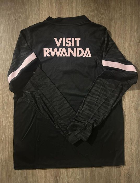 Komplet dresowy  Paris Saint-Germain. Rozmiar M nowe nie używane