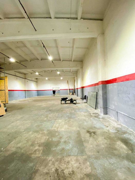 Сукхий склад висота стелі 4.5м. 194м.кв. Ушинського Смілянська