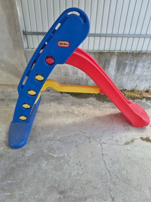 Escorrega infantil