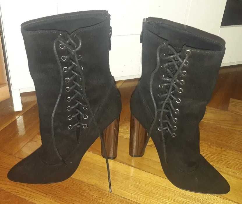 Czarne botki zamszowe sznurowane Vices 35 ZIP