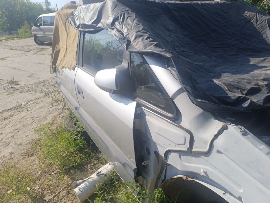 Продам потолок и двери, четверть Opel Zafira A