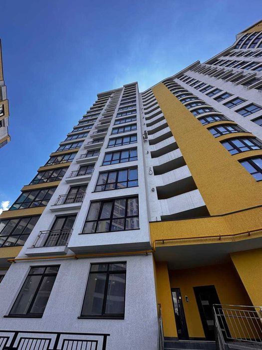 Здана 2 кім. кв з частовим ремонтом в ЖК Листопад