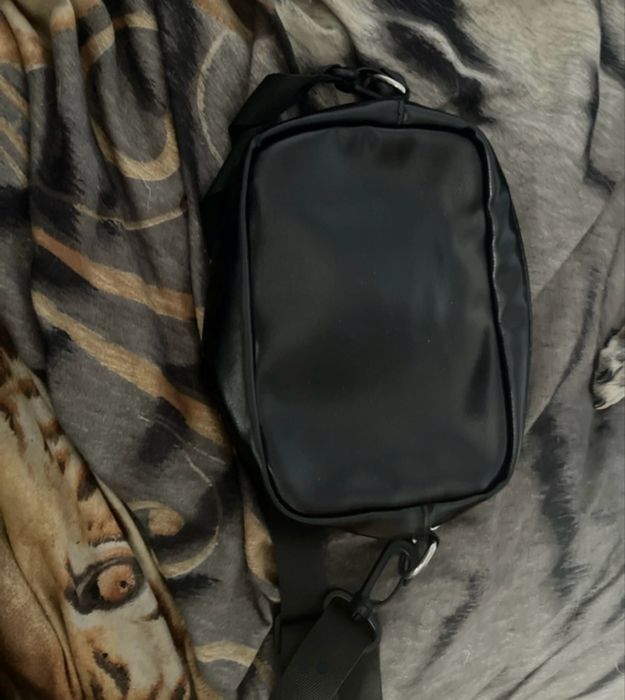 Mini torebka uniwersalna .