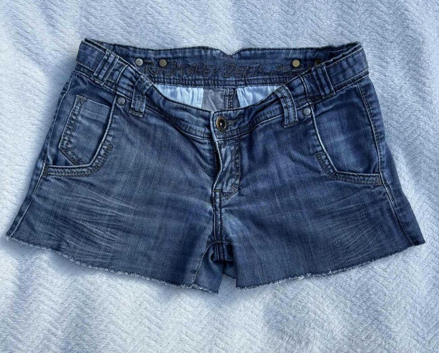 Krótkie jeansowe spodenki