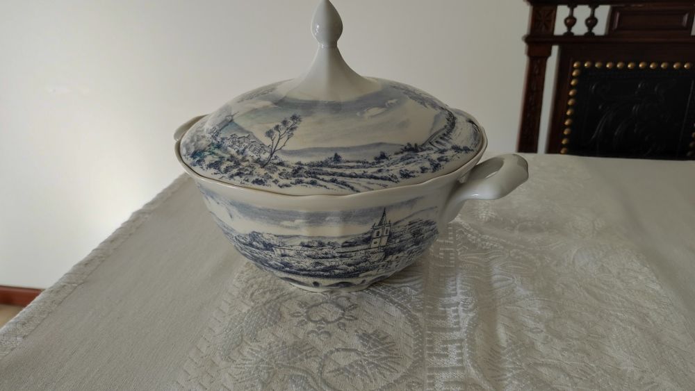 Serviço de jantar com imagem de Ponte da Barca