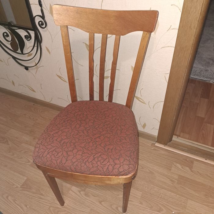 Стулья деревянные