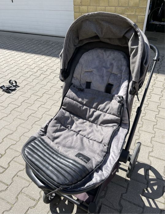 Wyprawka dla dziewczynki, wozek , krzeslko do karmienia , zabawki