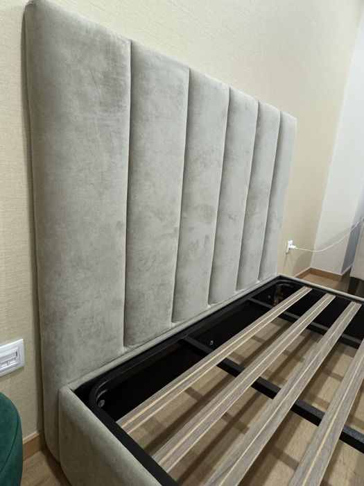 Cama com estrado Estofada